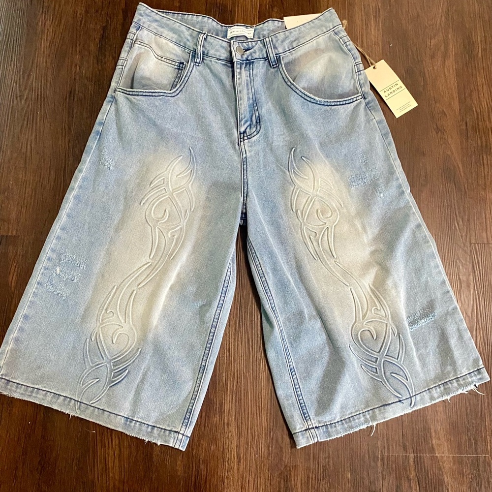 Austin Landing Embroidered Baggy Denim Shorts